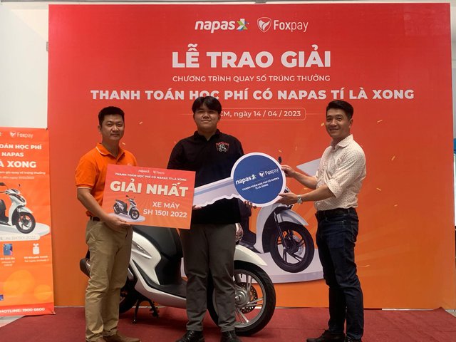 NAPAS AND FOXPAY AWARDED CUSTOMER WITH SH150i MOTORCYCLE - Ảnh 1.