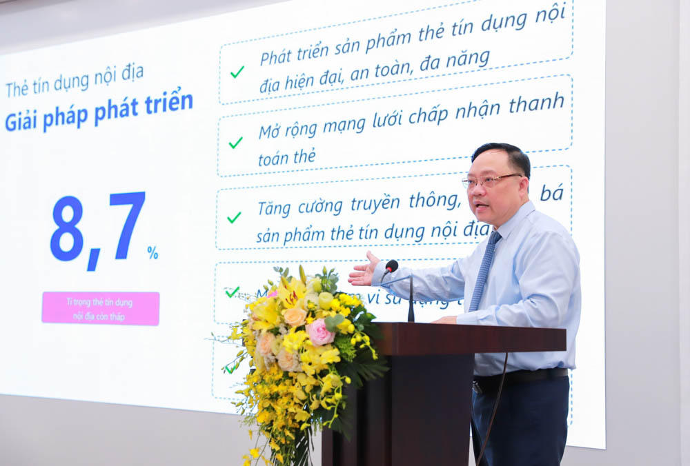 (Ông Phạm Anh Tuấn – Vụ trưởng vụ Thanh Toán, NHNN Việt Nam trình bày tham luận tại hội thảo)