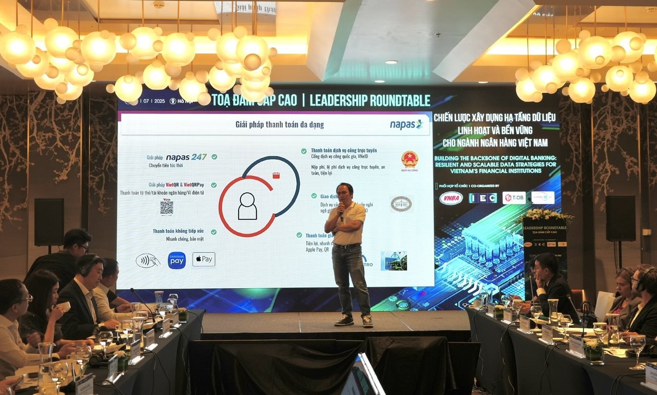 NAPAS Participates in the “High-Level Forum: Strategies for Building Flexible and Sustainable Data Infrastructure for Vietnamese Banks”- Ảnh 2. NAPAS Participates in the “High-Level Forum: Strategies for Building Flexible and Sustainable Data Infrastructure for Vietnamese Banks”- Ảnh 2.