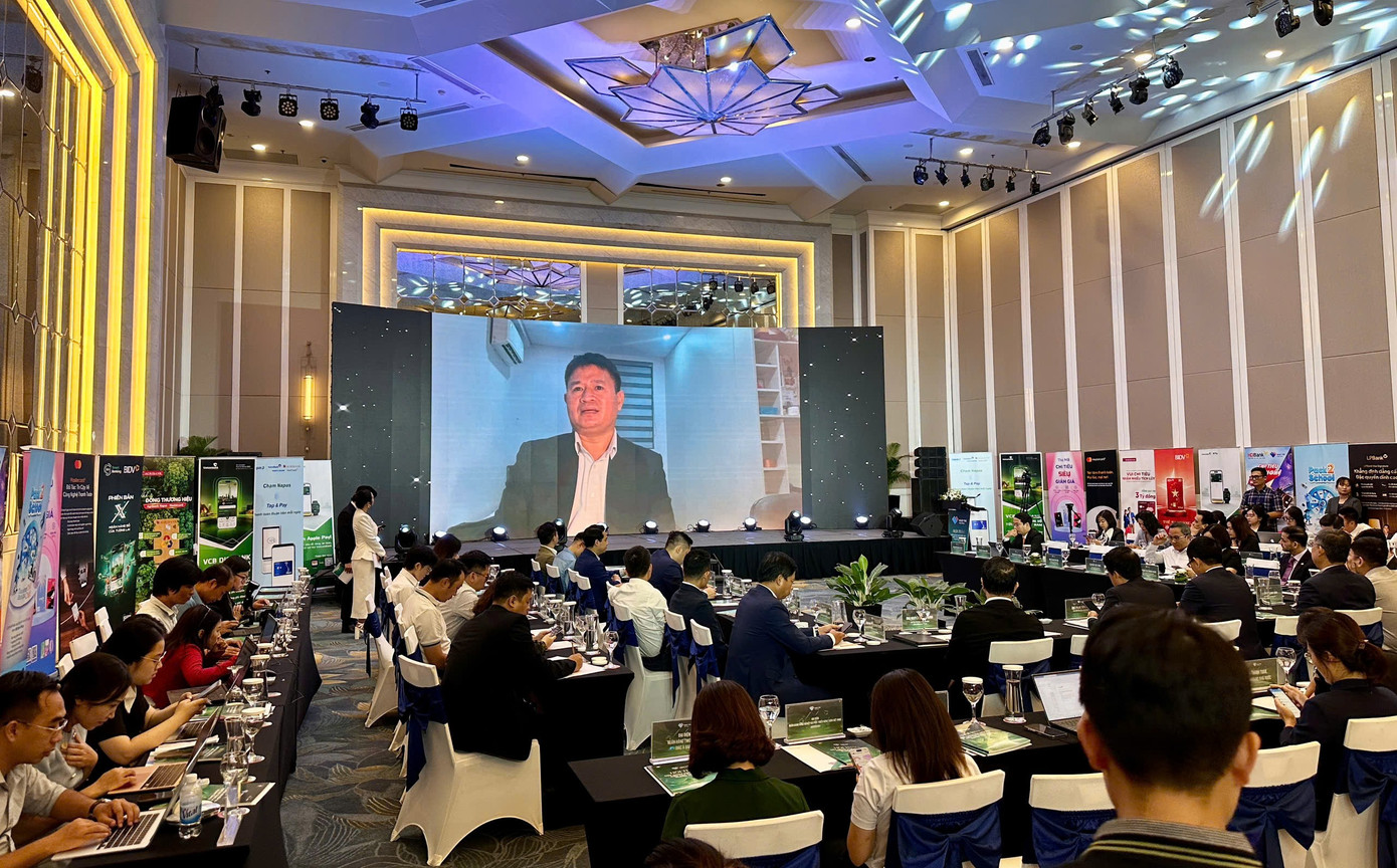 Hội thảo Ngày thẻ Việt Nam 2025: Một chạm vạn niềm tin - Kiến tạo tương lai thanh toán số"- Ảnh 7. Hội thảo Ngày thẻ Việt Nam 2025: Một chạm vạn niềm tin - Kiến tạo tương lai thanh toán số"- Ảnh 7.