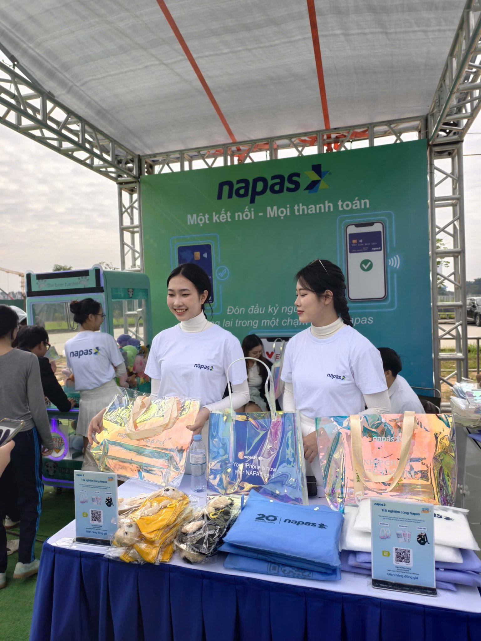 NAPAS đồng hành trang bị kỹ năng tài chính số cho sinh viên tại S-FINFEST 2025- Ảnh 4. NAPAS đồng hành trang bị kỹ năng tài chính số cho sinh viên tại S-FINFEST 2025- Ảnh 4.