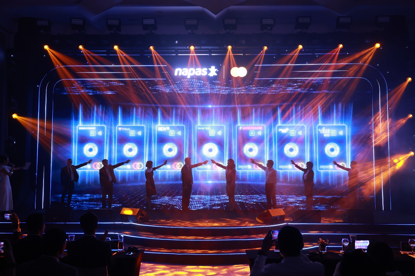 A group of people on a stage  AI-generated content may be incorrect.