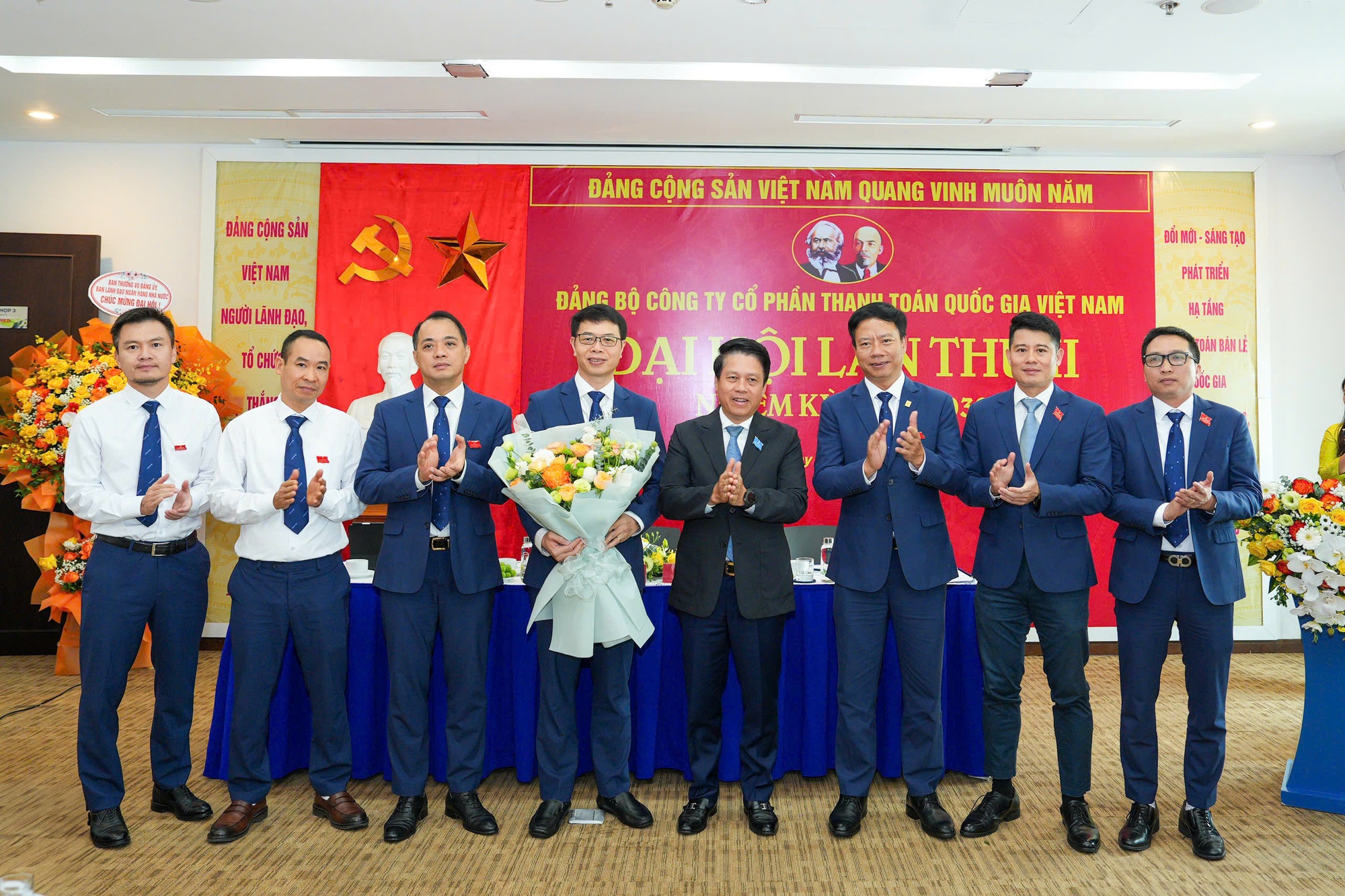 NAPAS cần nâng cao hơn nữa năng lực công nghệ, đào tạo nguồn nhân lực để kiến tạo xã hội tốt đẹp- Ảnh 5. NAPAS cần nâng cao hơn nữa năng lực công nghệ, đào tạo nguồn nhân lực để kiến tạo xã hội tốt đẹp- Ảnh 5.
