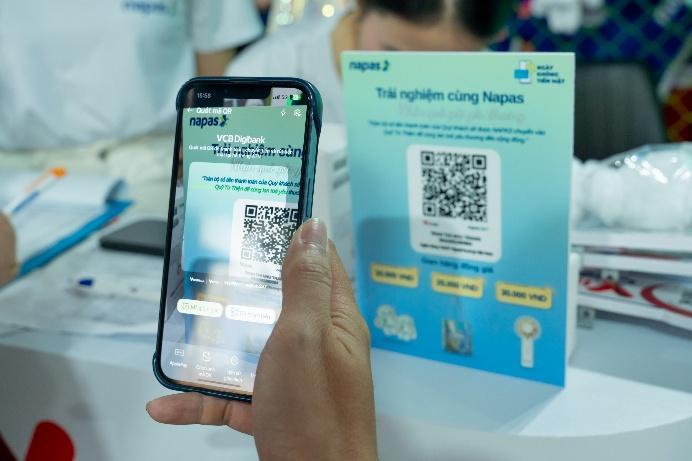Sôi động gian hàng NAPAS tại Lễ hội không tiền mặt - Ting ting Day 2025 - Ảnh 5. C:\Users\MinhHoang\Downloads\DSC04581.jpg