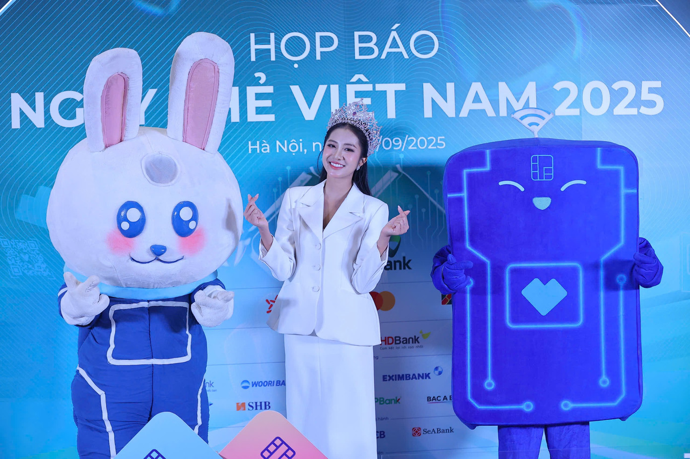 Ngày thẻ Việt Nam năm 2025: Một chạm - Vạn niềm tin- Ảnh 32. Ngày thẻ Việt Nam năm 2025: Một chạm - Vạn niềm tin- Ảnh 32.