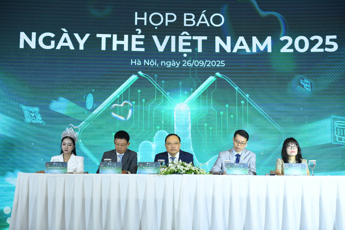 Ngày thẻ Việt Nam năm 2025: Một chạm - Vạn niềm tin- Ảnh 20. Ngày thẻ Việt Nam năm 2025: Một chạm - Vạn niềm tin- Ảnh 20.