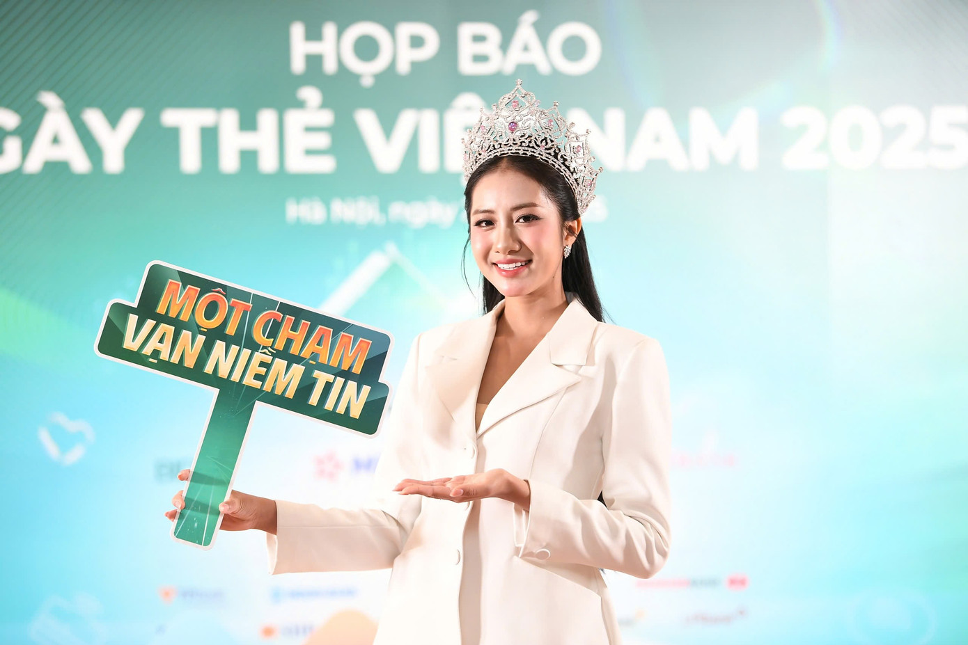 Ngày thẻ Việt Nam năm 2025: Một chạm - Vạn niềm tin- Ảnh 34. Ngày thẻ Việt Nam năm 2025: Một chạm - Vạn niềm tin- Ảnh 34.