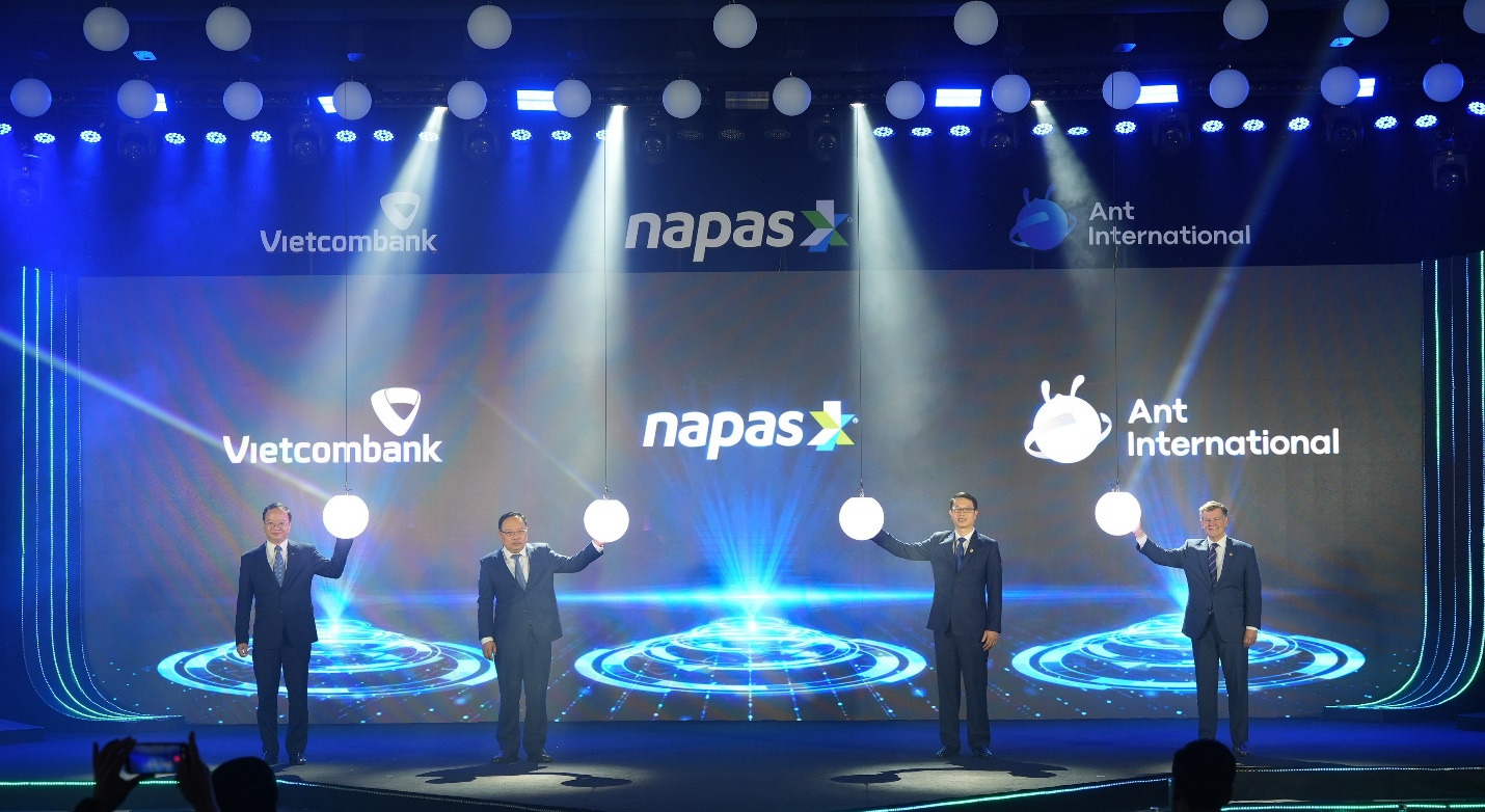 NAPAS EXPANDS CROSS-BORDER QR PAYMENT BETWEEN VIETNAM AND CHINA- Ảnh 2.