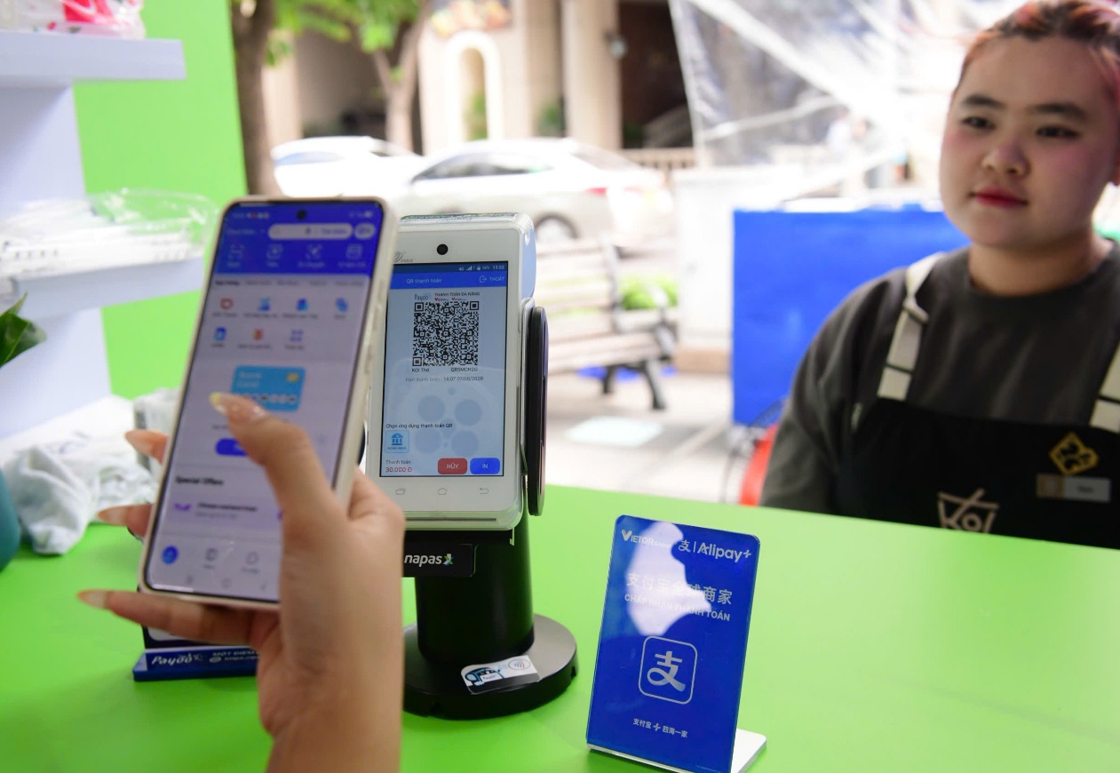 NAPAS đẩy mạnh giới thiệu phương thức thanh toán xuyên biên giới qua mã QR tại "Ngày Tài chính số 2026" - Ảnh 2. NAPAS đẩy mạnh giới thiệu phương thức thanh toán xuyên biên giới qua mã QR tại "Ngày Tài chính số 2026" - Ảnh 2.