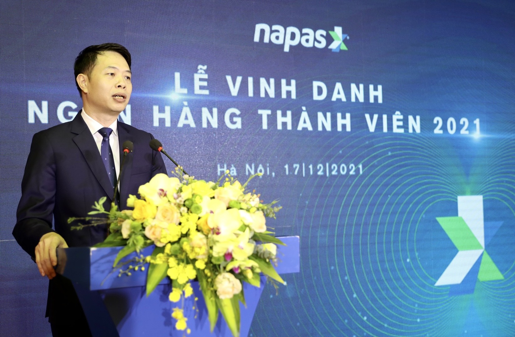 LỄ VINH DANH CÁC NGÂN HÀNG THÀNH VIÊN TIÊU BIỂU NĂM 2021- Ảnh 1. Chủ tịch Napas Nguyễn Quang Hưng phát biểu tại sự kiện.jpg