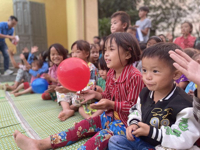 Ceremony for donating the construction of Sa Lung Kindergarten and Primary School - Ảnh 2.