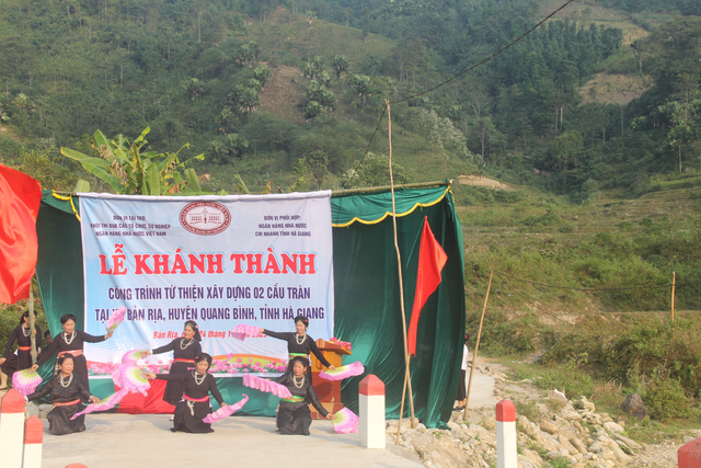 NAPAS inaugurated a charity project in Ban Ria commune, Ha Giang province- Ảnh 8.