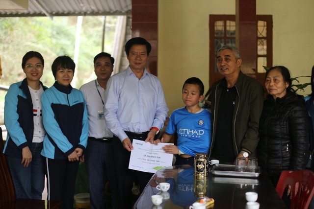 NAPAS accompanies Vietnam Card Day in donating computer classrooms to Ha Sen Elementary and Secondary School, Hai Phong City- Ảnh 4.