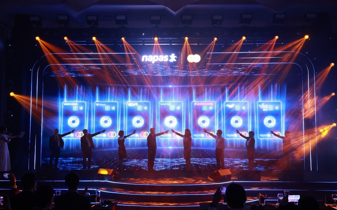 Mastercard and NAPAS officially announce the launch of Vietnam’s first co-badged card across six banks, bridging domestic and international payment needs with a single card