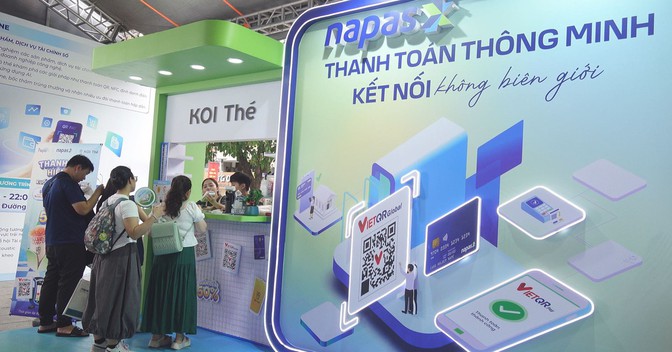 Gian hàng NAPAS hút khách với loạt ưu đãi và trải nghiệm thanh toán số