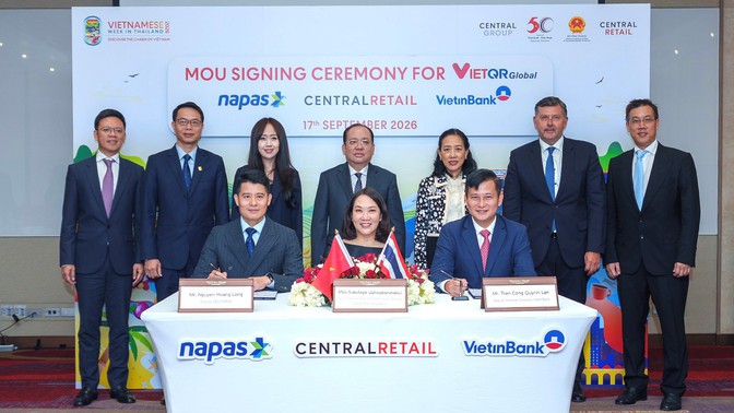 Lễ ký kết Biên bản ghi nhớ giữa NAPAS, VietinBank và Central Retail Corporation Thái Lan