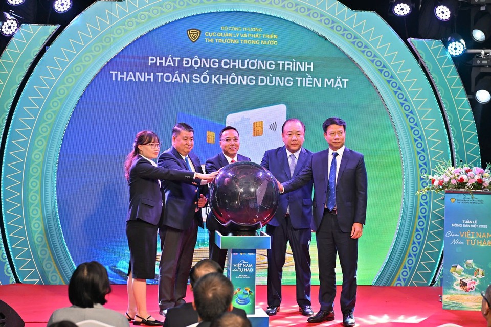 NAPAS đồng hành cùng chương trình “Chạm Việt Nam – Nhận tự hào”, ủng hộ cuộc vận động “Người Việt Nam ưu tiên dùng hàng Việt Nam”- Ảnh 3. NAPAS đồng hành cùng chương trình “Chạm Việt Nam – Nhận tự hào”, ủng hộ cuộc vận động “Người Việt Nam ưu tiên dùng hàng Việt Nam”- Ảnh 3.