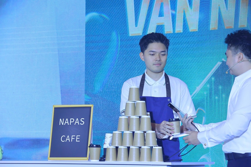 NAPAS mở rộng dịch vụ thanh toán di động NAPAS Tap and Pay- Ảnh 3. NAPAS mở rộng dịch vụ thanh toán di động NAPAS Tap and Pay- Ảnh 3.